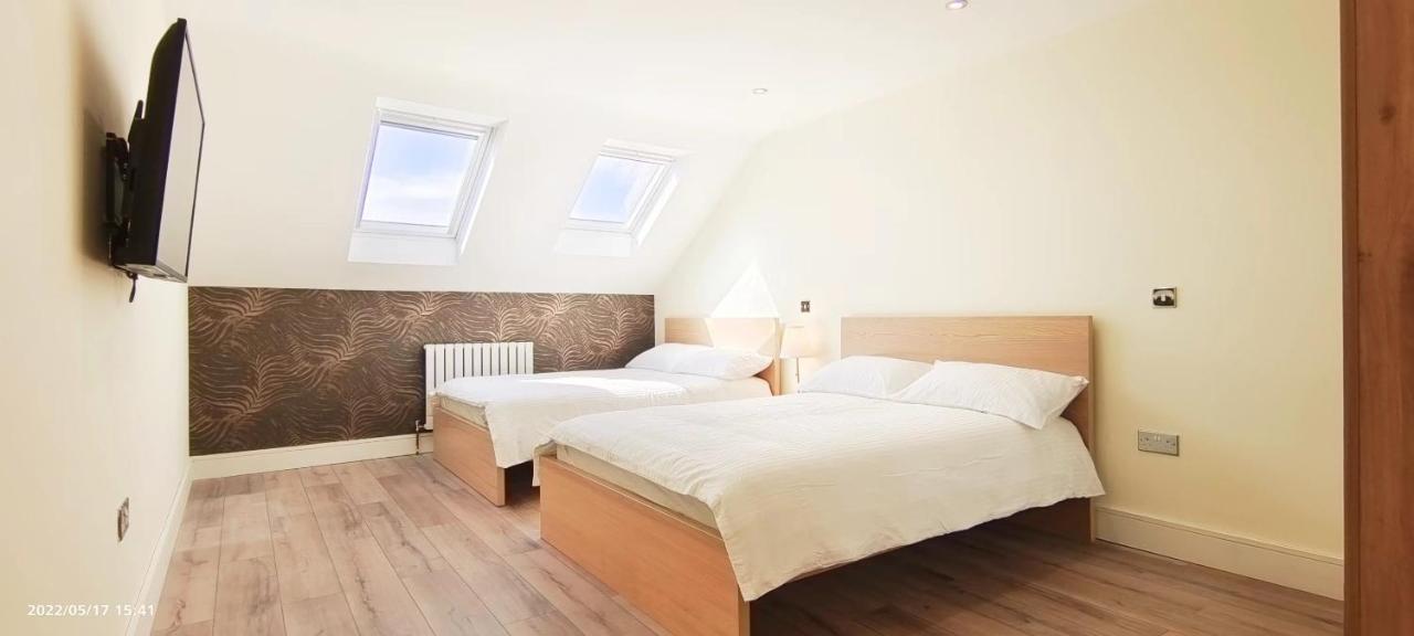 Top Floor Flat 5 Northwood Northwood  Zewnętrze zdjęcie
